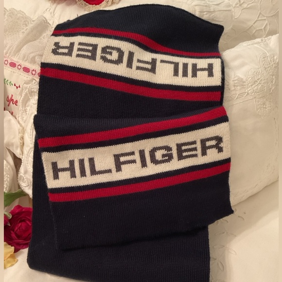 NEW WITHOUT TAGS TOMMY HILFIGER WINTER WOOL/ACRYLIC SCARF 9x62” - Picture 3 of 16